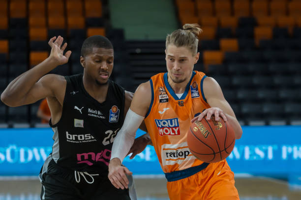 谁说周琦不 谁说周琦不